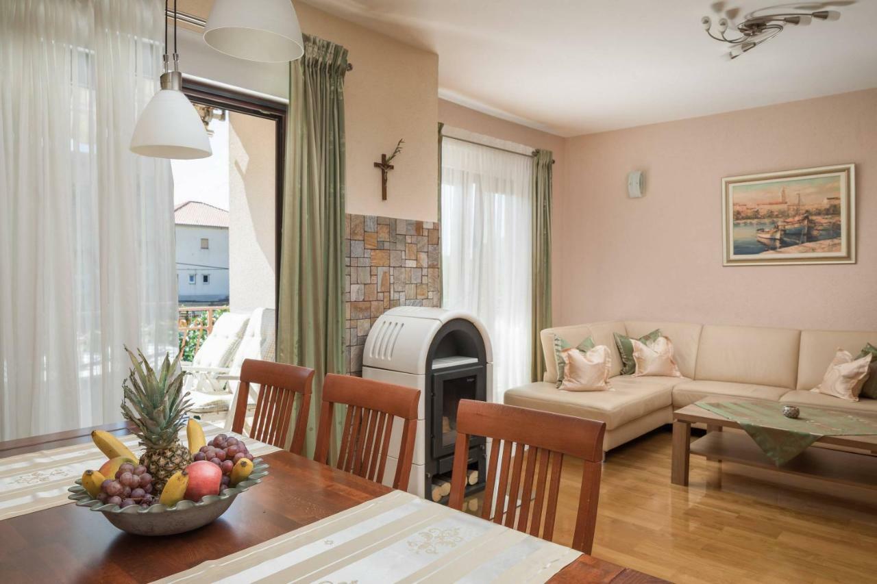 Apartment Novi Kastela Luaran gambar