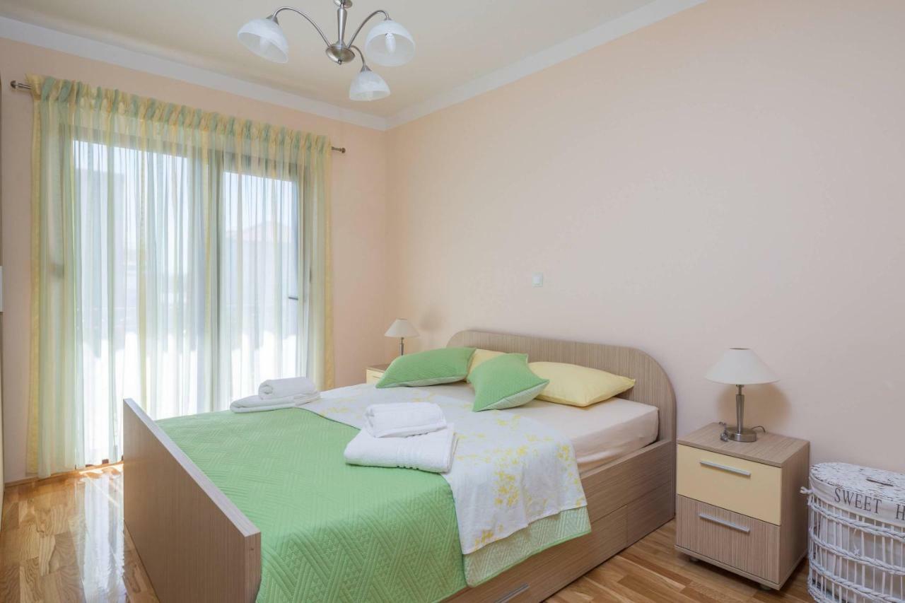 Apartment Novi Kastela Luaran gambar