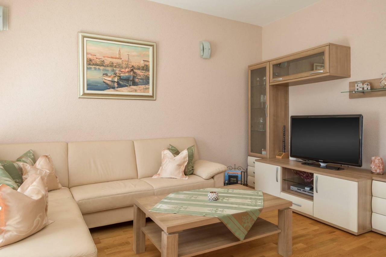 Apartment Novi Kastela Luaran gambar