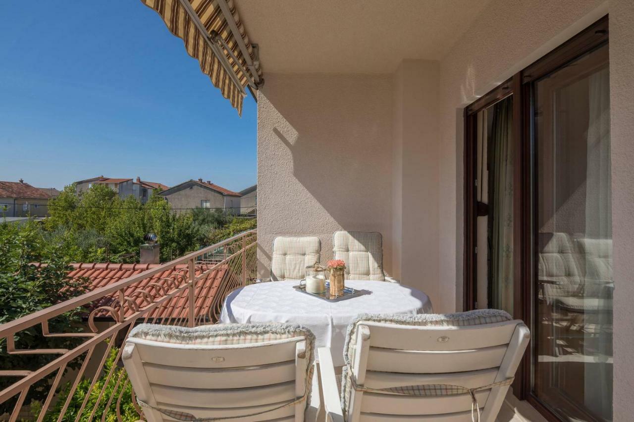 Apartment Novi Kastela Luaran gambar