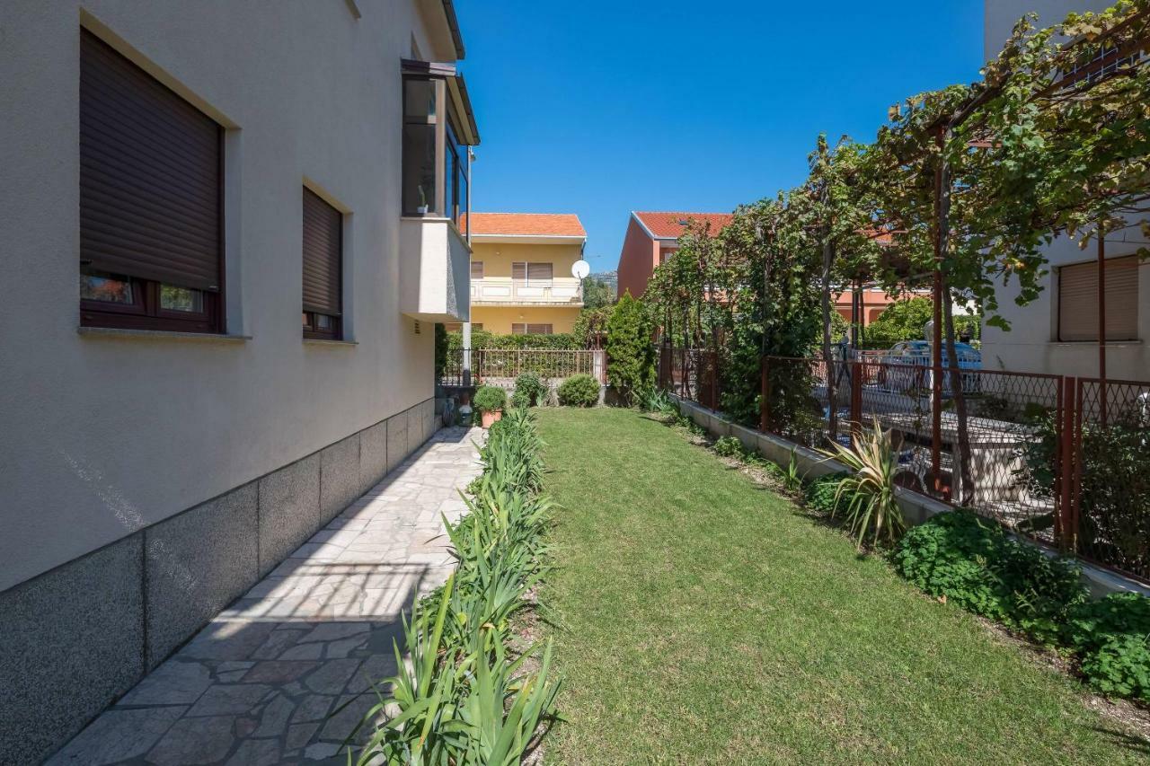Apartment Novi Kastela Luaran gambar